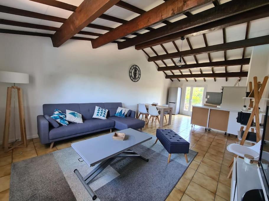 A & Balcon Apartment